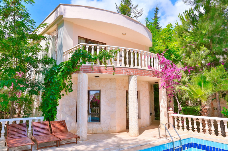 2+1 Özel Havuzlu Villa